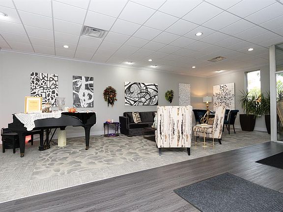 3rd image of 2230 S Patterson Blvd APT 61