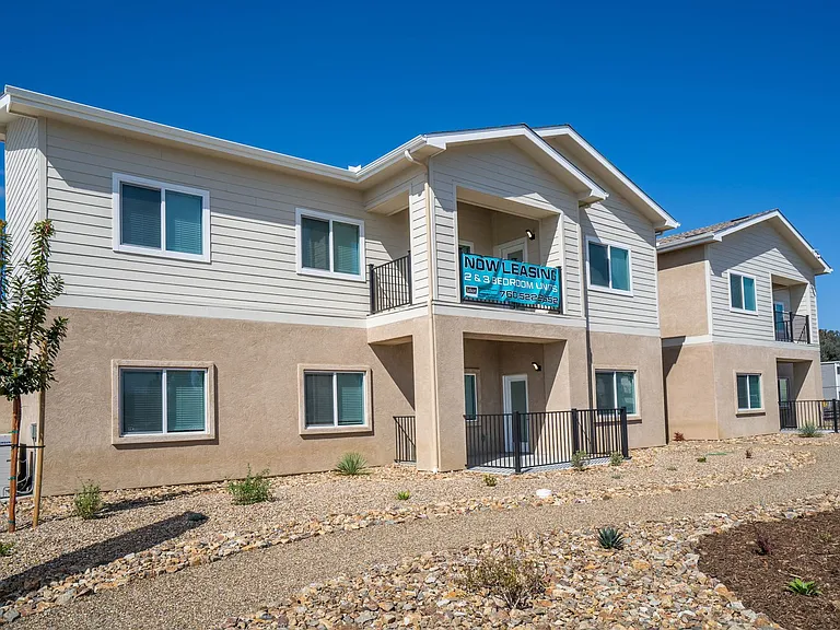 Village Place Apartments — Photo 76