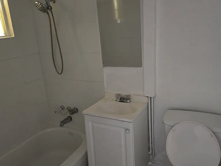 2556 Traction Ave #3 — Photo 8