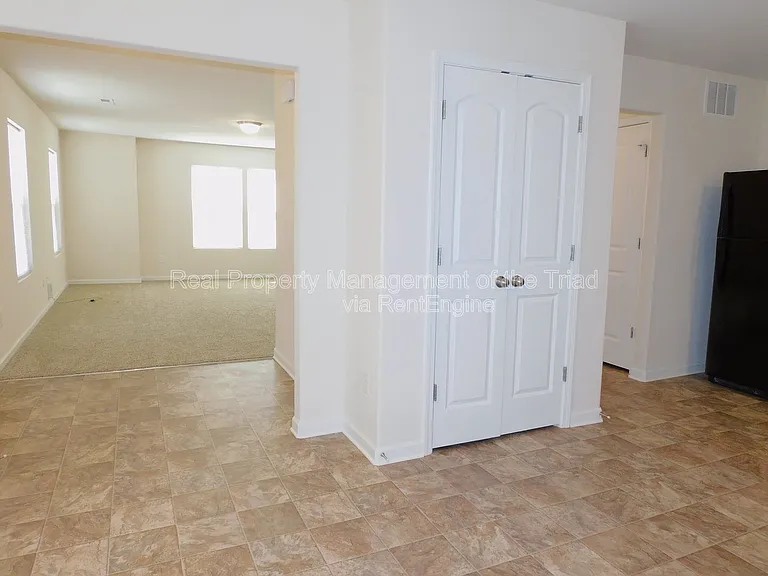 415 Hidden Brook Ln — Photo 7
