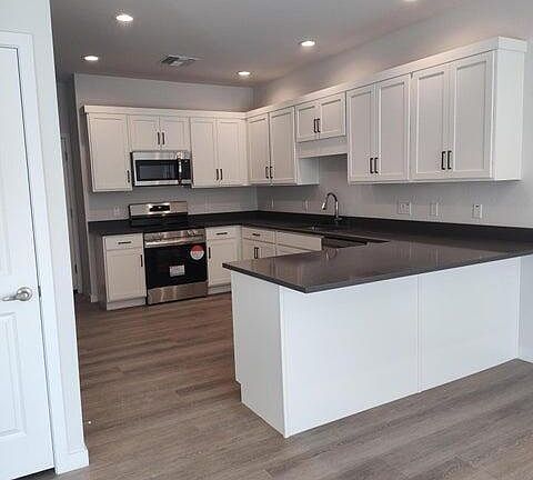 5th image of 2030 E MICHIGAN Avenue #9
