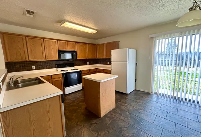 3109 Pinehurst Ct — Photo 10