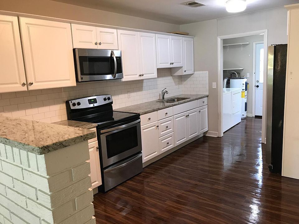 1st image of 3513 Lamar Ave #B