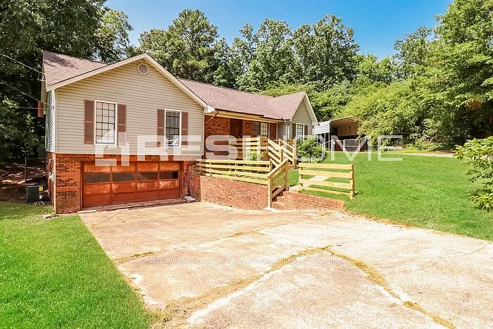 Building Photo - 5828 Dogwood Cir
