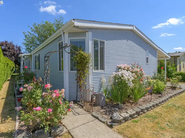 301 S Columbia Dr #75, Newberg, OR 97132