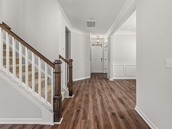 These photos are representative of this floor plan, but all options may not be available in every co