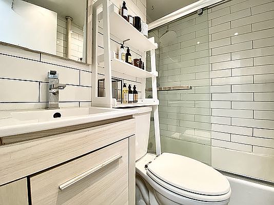 4th image of 326 W 23rd St APT 3R