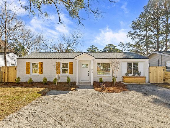 2nd image of 1655 Brownswood Rd