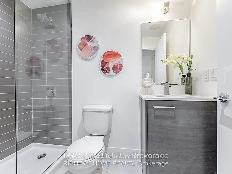 630 Queen St E #413 — Photo 2