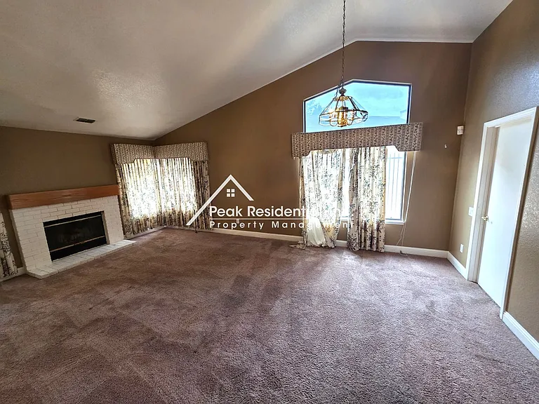 8101 Morgan Hill Way — Photo 4