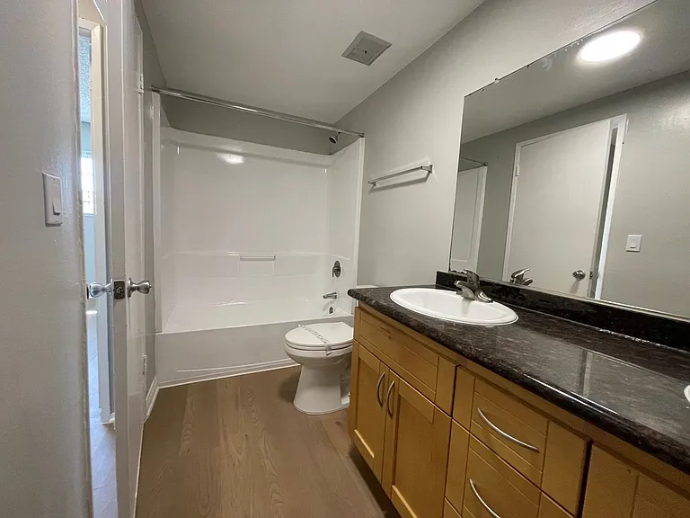Villa Del Sol Apartments — Photo 190