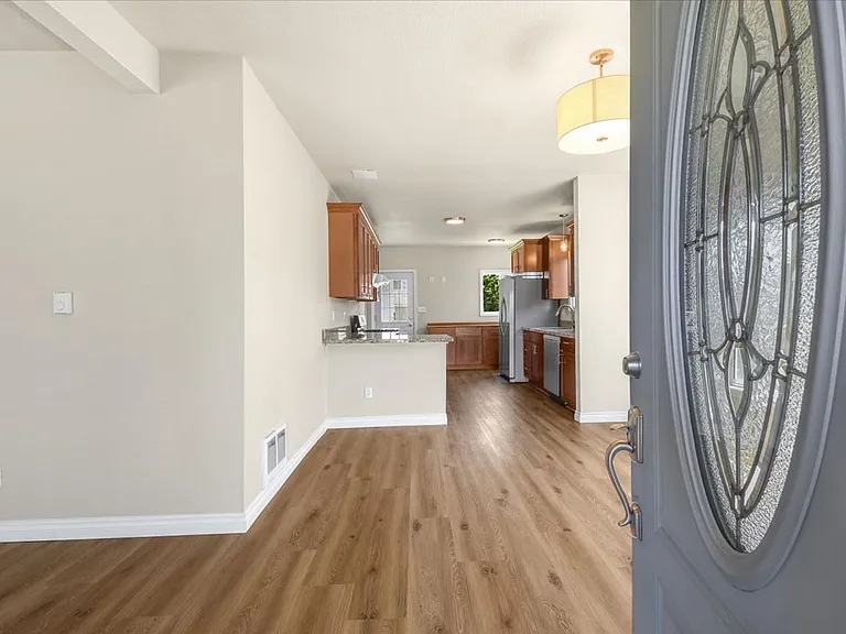 1511 McDougall Ave — Photo 2