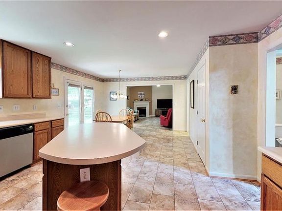 5th image of 7340 Lakota Springs Dr