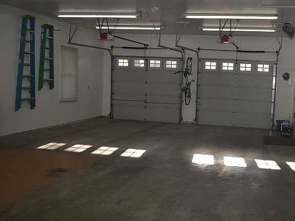 4th image of 1601 Lynn Rd
