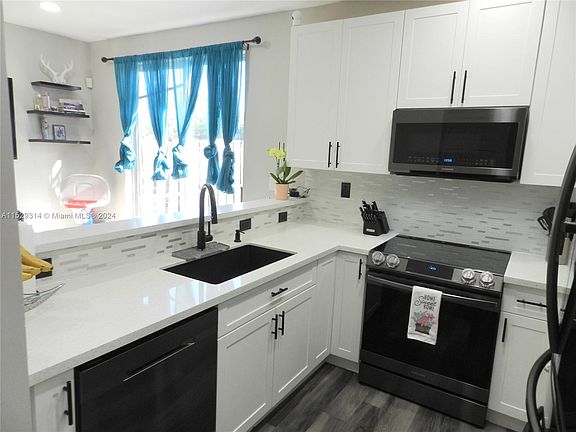 5th image of 2271 NW 160th Ter