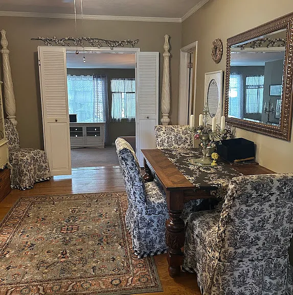 460 Bristol Ave — Photo 4