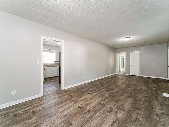 3rd image of 3151 Shirley Dr