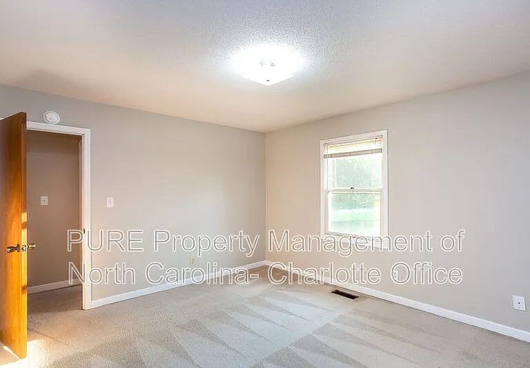 18805 Bluff Point Rd #B — Photo 9