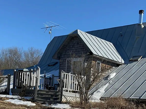 E1990 Lambs Quarters Ln, Waupaca, WI 54981