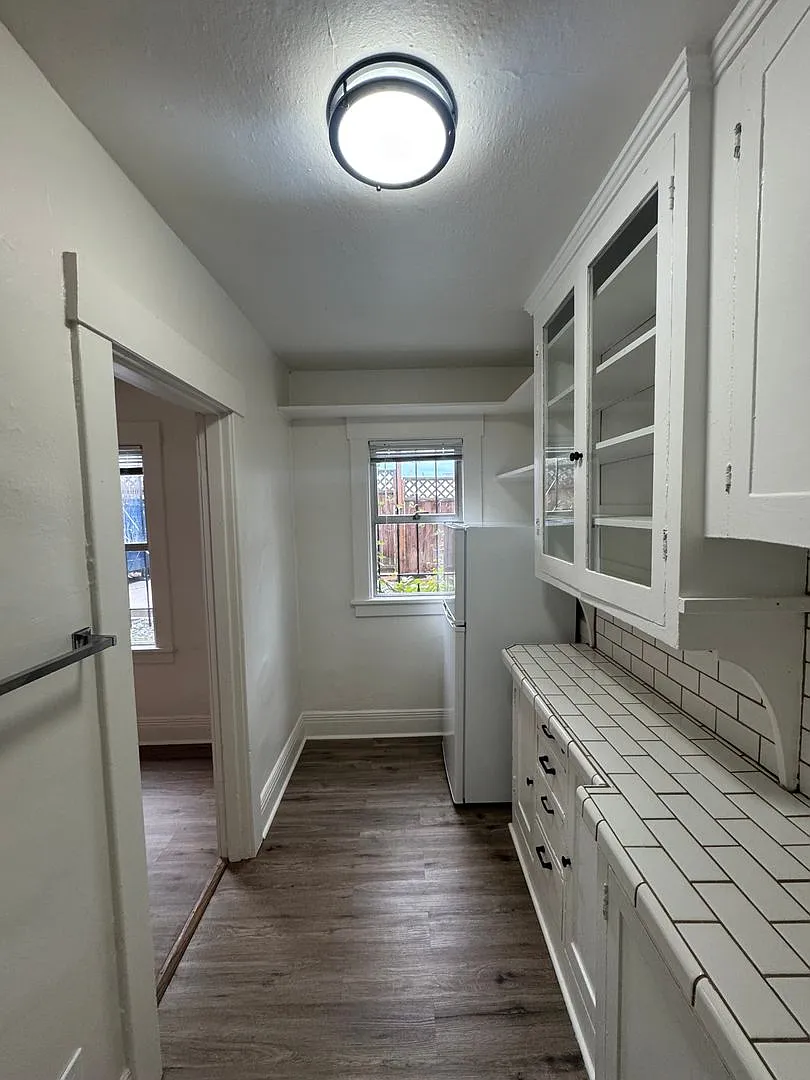Glen Ellen Apartments — Photo 3