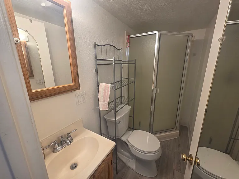 3851 Vineyard Ave #D — Photo 8