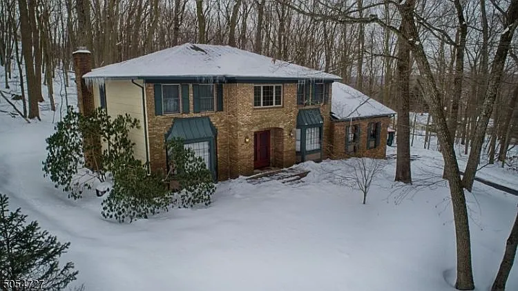 8 Benedict Cres photo 1