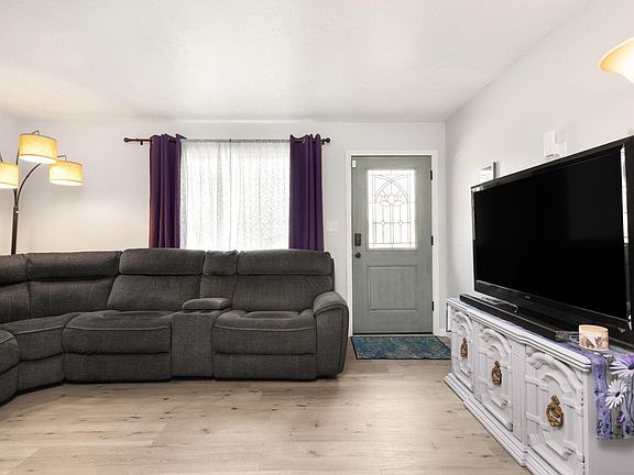 3rd image of 52235 Helmen Ave