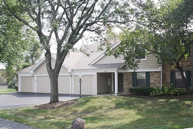 1st image of 104 Burr Oak Ln Unit D1