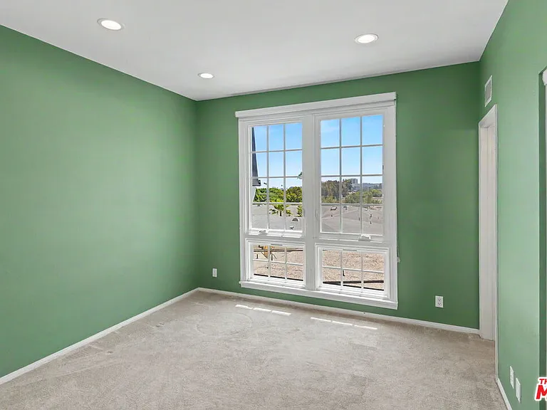 1242 Berkeley St #10 — Photo 10