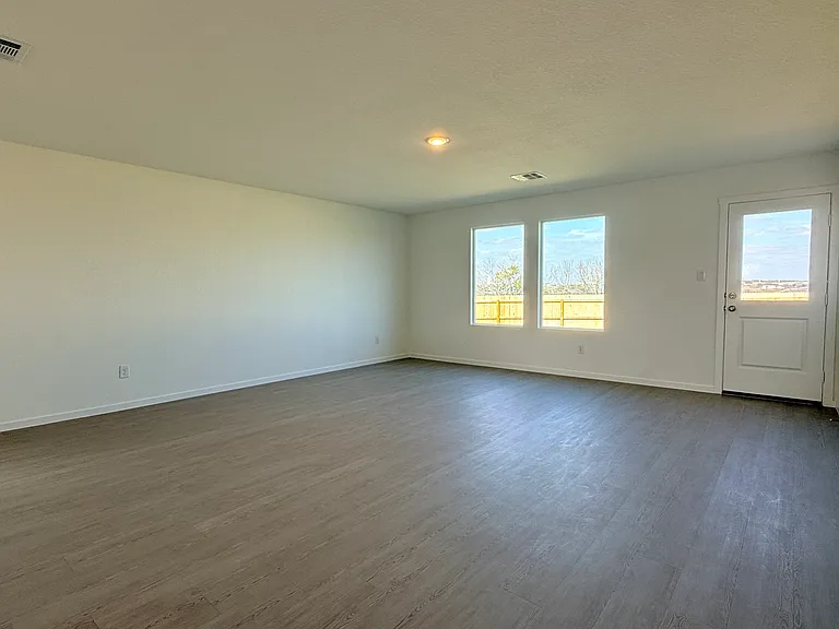 3195 Dispatch Dr — Photo 14