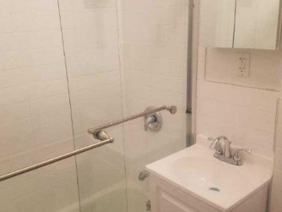 3rd image of 103 Clinton St Frnt 2