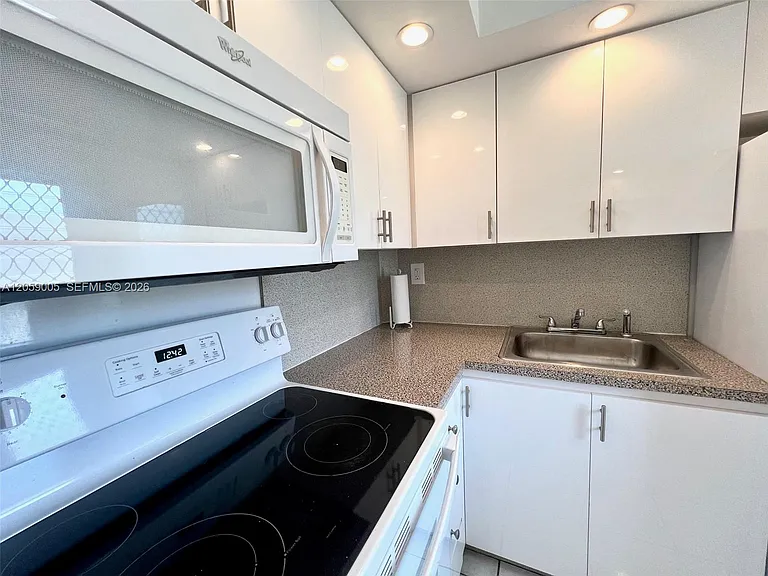 3030 Marcos Dr #T302 — Photo 10