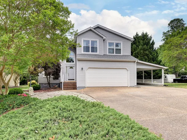 203 Percussion Rd, Williamsburg, VA 23185