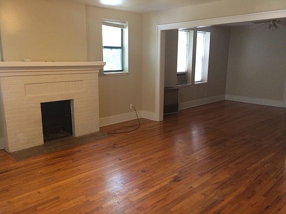 Living room/Faux Mantle