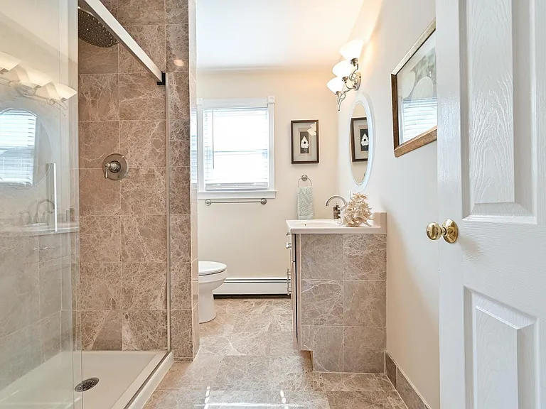 100 N Argyle Ave — Photo 29