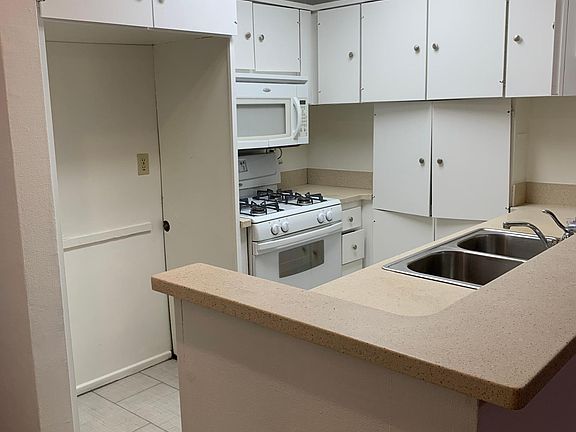 3rd image of 6605 Green Valley Cir Unit 101