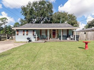1524 Jackson Ave, Nederland, TX 77627