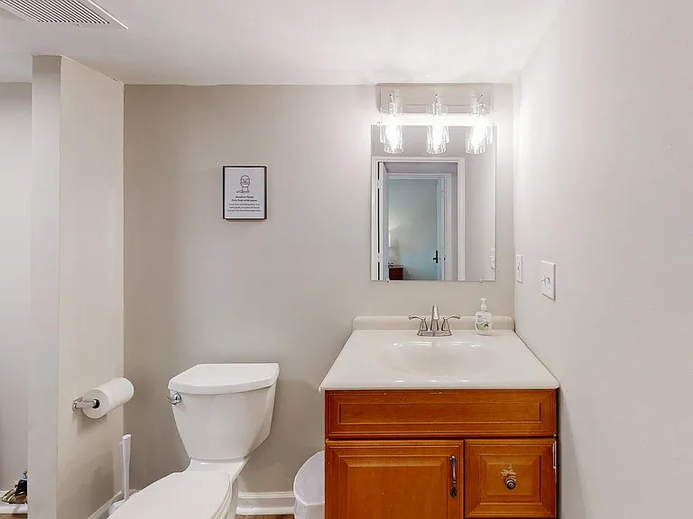 Birch Rill Dr — Photo 4