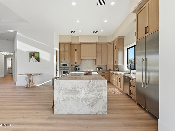3rd image of 5580 E EL SENDERO Drive