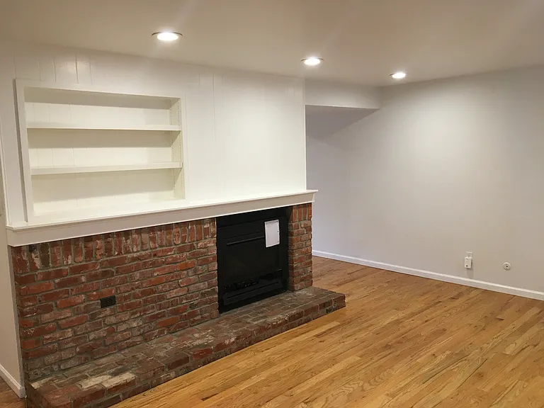 Gas fireplace with fan