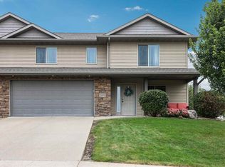 707 Hampton Dr, Williamsburg, IA 52361