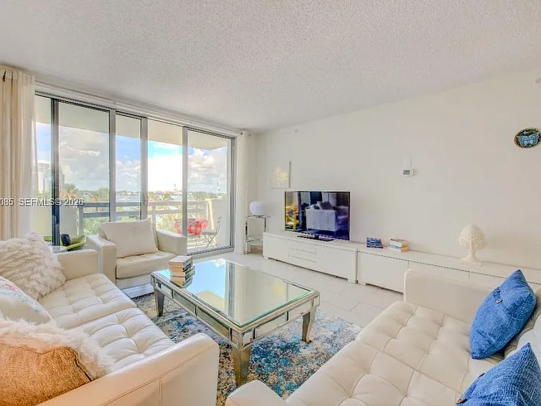 1500 Bay Rd #528S — Photo 2