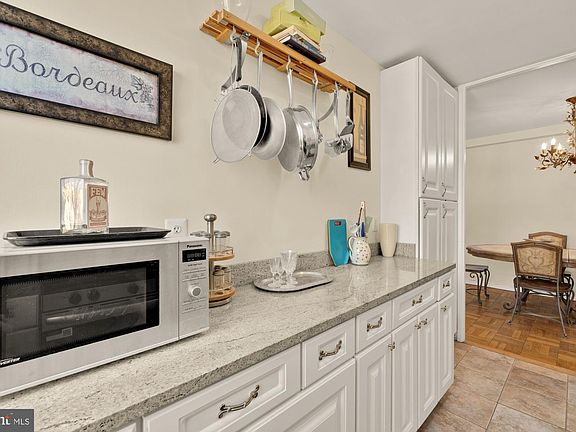 5th image of 4100 W St NW APT 308