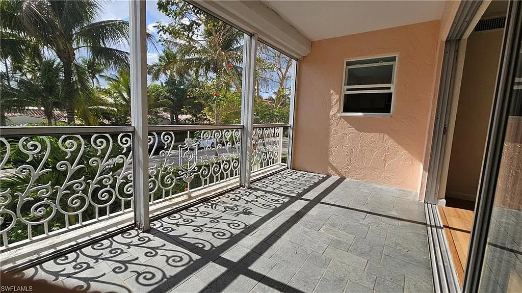 2 bed, 2.0 bath, 1300 sqft, $3,700 — Photo 3