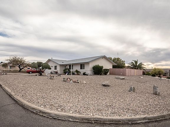 4th image of 801 Fiesta Way