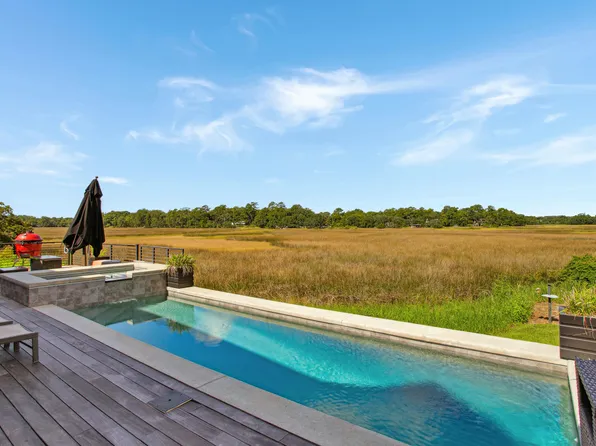 1775 Wilshire Dr, Charleston, SC 29407