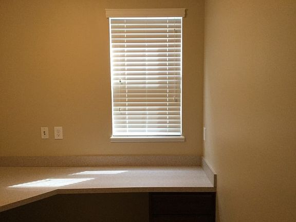 5th image of 7915 Ashenden Dr