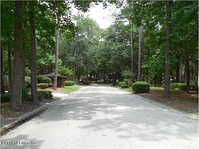 Beautiful tree-lined Bigtree Lane