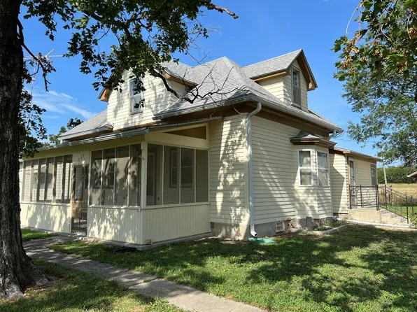 203 Line Rd, Bronson, KS 66716