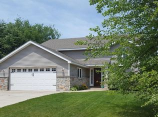 1239 Hidden Creek Blvd, Mayer, MN 55360